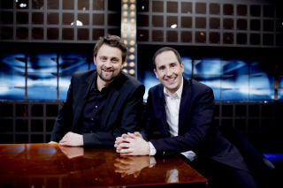 ARTISTBYR�: Thomas Numme (tv) og Harald R�nneberg er mest kjent som programledere i talkshowet Senkveld. 
Foto: Stian Lysberg Solum / SCANPIX