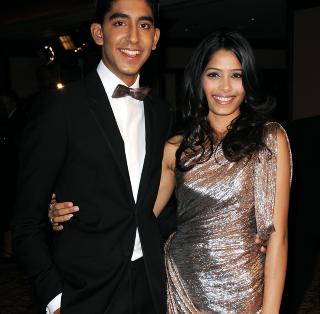 KJ�RESTER: Freida Pinto er sammen med seks �r yngre Dev Patel, motspilleren i �Slumdog Millionaire�. Foto: STELLA PICTURES