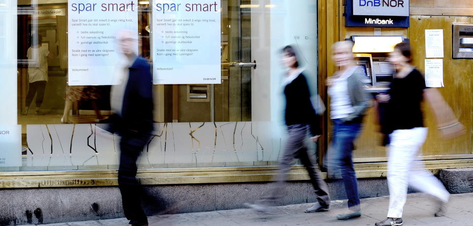 FORTSATT LAV RENTE: De fleste boligeiere har kunne nyte godt av en lav boligrente det siste �ret. Norges Bank har gjort det klart at renta skal opp igjen, men det vil skje i l�pet av en to �rs periode. Illustrasjonsfoto: SCANPIX

Foto: John T. Pedersen/Dagbladet
