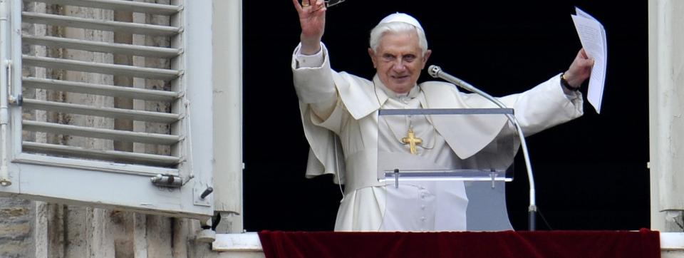 HEVDER AT HAN KJENTE TIL OVERGREPENE: Paven, da erkebiskop Joseph Ratzinger, var med p� � overflytte en prest mistenkt for overgrep til en annen kirkeprovins i 1980. Foto: AP PHOTO/SCANPIX