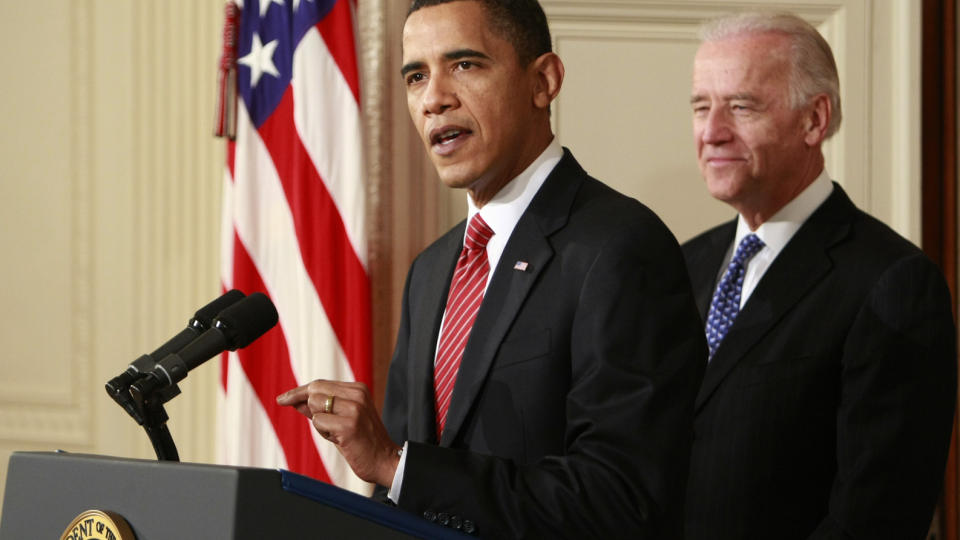  TAKKET:  En time etter nattens ja i Representantenes hus, kom president Barack Obama med en fem minutter lang takk fra Det hvite hus, sammen med visepresident Joe Biden. FOTO: AP/SCANPIX.