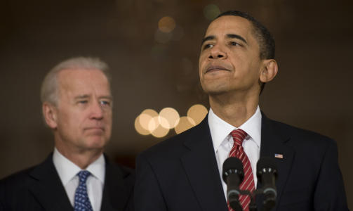 NY KAMP: 12 statsadvokater vil ta helsereformen til retten fordi de mener den bryter med grunnloven. Det kan bety nok en langvarig kamp for Barack Obama og demokratene. Foto: AFP PHOTO/Jim Watson/SCANPIX NY KAMP: 12 statsadvokater vil ta helsereformen til retten fordi de mener den bryter med grunnloven. Det kan bety nok en langvarig kamp for Barack Obama og demokratene. Foto: AFP PHOTO/Jim Watson/SCANPIX