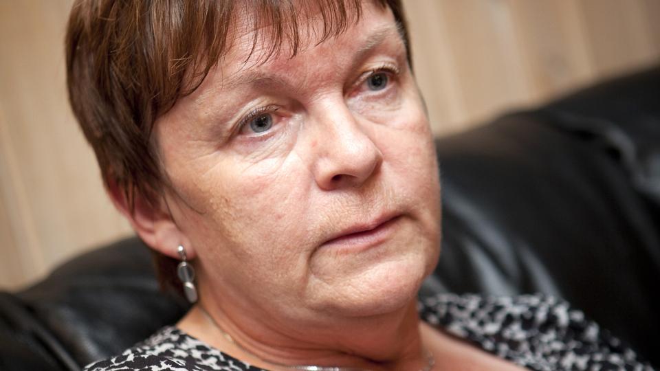M�TER TILTALTE I DAG: Aslaug Hjert� Ivangen er i dag i �stersund tingsrett i Sverige hvor hun m�ter mannen som er tiltalt for uaktsomt drap p� hennes datter, Aud Jorun R�nning (31) fra Malvik utenfor Trondheim. Hun ble funnet avkledd i dusjen med kuttskader i underlivet. FOTO: OLE MORTEN MELG�RD/ DAGBLADET