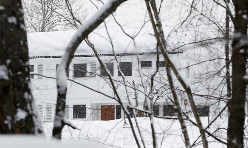 FILMET Ved denne sokkelleiligheten p� Sem i Asker skal 23-�ringen ha rigget til et kamera som filmet mens han tok livet av eks-samboeren.   Foto: Jon Terje Hellgren Hansen / Dagbladet