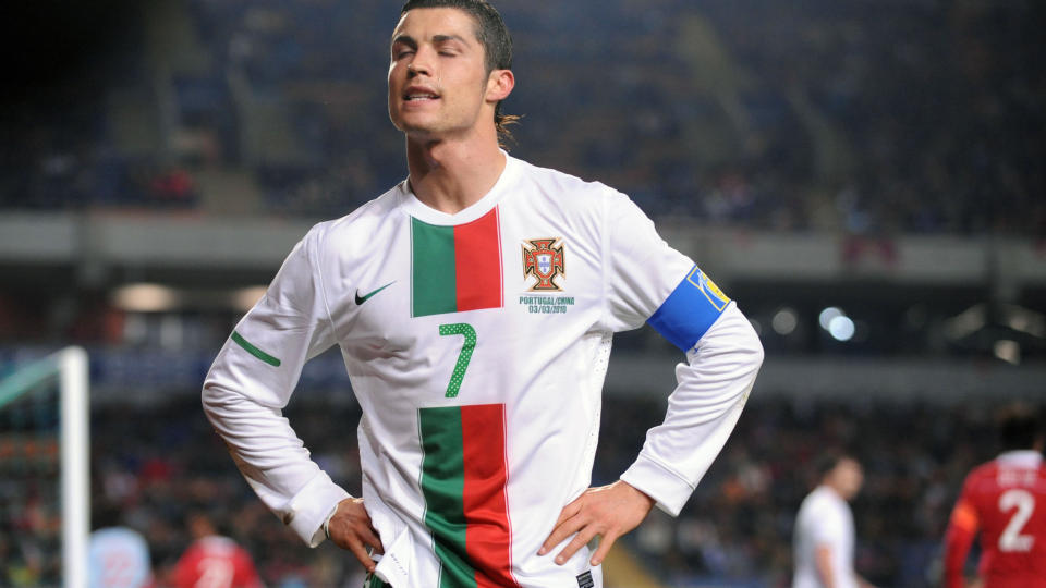 DRILLO VIL HA RONALDO F�RST: Egil Olsen h�per p� Portugal-bes�k i f�rste hjemmekamp, fordi Norge ikke har kamp tett opptil. Foto: AFP/FRANCISCO LEONG