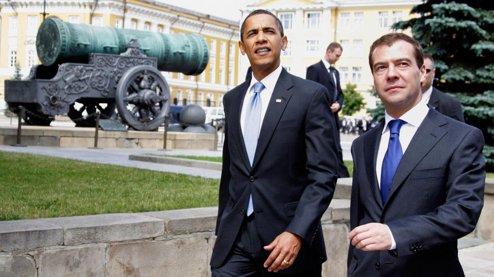 OBAMA KOMMER IKKE: Russlands president Dmitry Medvedev har imidlertid mulighet til � m�te i begravelsen. Foto: AFP/Scanpix