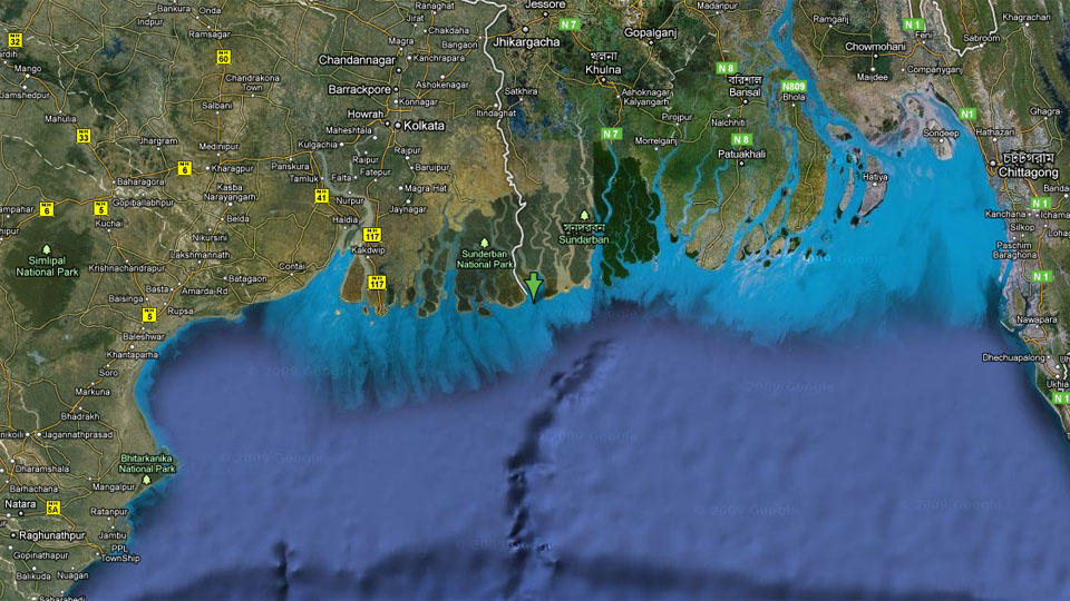 SOM SUNKET... India og Bangladesh har kranglet over New Moore Island (eller South Talpatti Island som den ogs� kalles) i 30 �r. Den omlag 10,5 kvadratkilometer store �ya, som p� grensa mellom nabolandene, er n� borte. Kart: GOOGLE