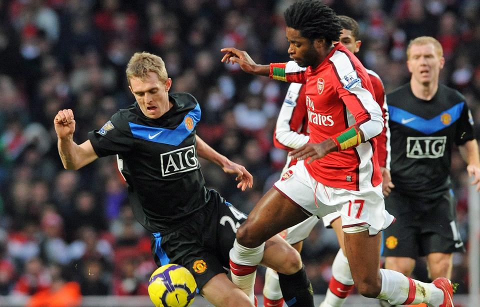 KAMP TIL D�RA: Begge ekspertene tror ett poeng kommer til � skille Manchester United og Arsenal til slutt. Men de er ikke enige om hvem som vinner.Foto: SCANPIX/EPA/GERRY PENNY