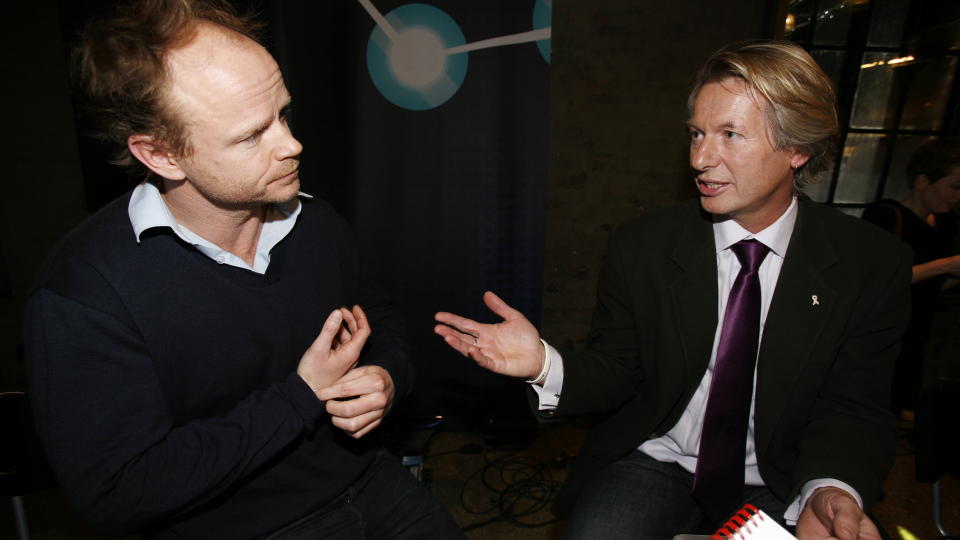 LEVERT KLAGE:  Programleder for �Hjernevask� Harald Eia og litterturviter og forsker J�rgen Lorentzen i diskusjon etter debatten om programmet i Trondheim forrige uke. N� har Lorentzen levert inn klage p� programmet til Pressens Faglige Utvalg. Foto: Tom E. �sthuus / Dagbladet
