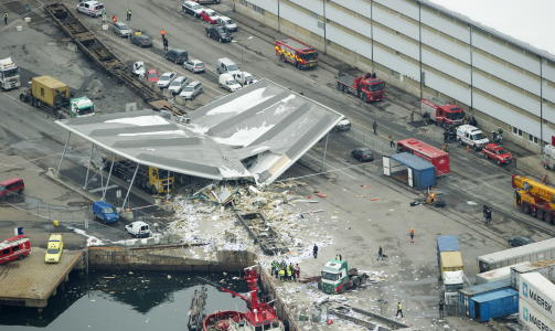 LOKALENE:  Oslo Container Terminals lokaler p� Sjurs�ya i Oslo ble fullstendig smadret av de l�pske godstogvognene. Foto: Jon Terje Hellgren