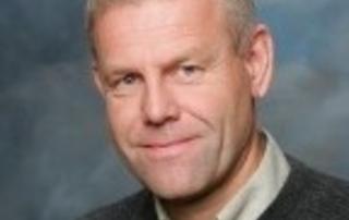 - D�RLIG SELVBILDE: - Flere elever er i d�rligere fysisk form og har negativ selvbilde n�r det gjelder kroppen, sier rektor ved Sagv�g skole, Lars Bakka. Foto: Privat