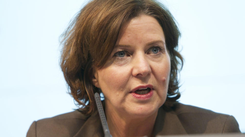 LOVER PAKKE MED TILTAK: -Det er viktig for meg � understreke at det er forferdelig at slike overgrep skjer. Vi m� gj�re det som er n�dvendig for � forhindre det, sier arbeidsminister Hanne Bjurstr�m. 
Foto: Berit Roald / SCANPIX