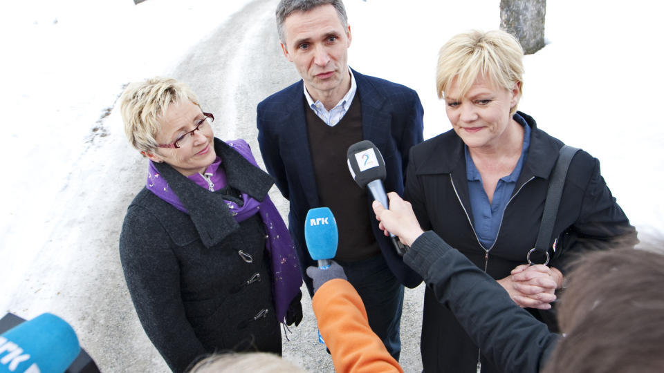  SIER JA: Statsminister Jens Stoltenberg og resten av regjeringen har i statsr�d gitt Statnett dispensasjon for de strenge kravene, og lov til � starte de mobile gasskraftverkene. Foto: SCANPIX.
