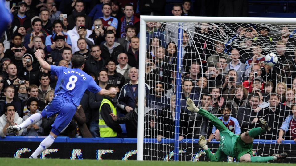 RUNDET 100: Frank Lamparde scoret fire m�l og rundet dermed 100 seriescoringer for Chelsea i karrieren. To av dem kom fra straffemerket.Foto: SCANPIX/AP Photo/Tom Hevezi