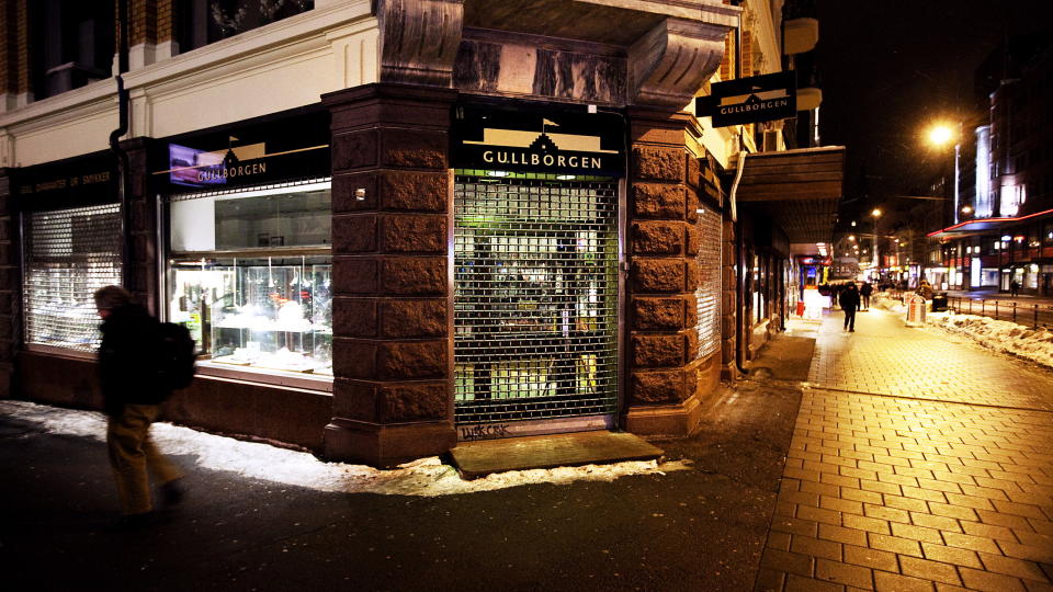 MILLIONKUPP: Sju personer er p�grepet, siktet for � ha tatt del i kuppet der verdier for 40 millioner ble borttatt. Foto: Henning Lilleg�rd / Dagbladet

Behandlet eller vurdert som ferdig av bildedesk