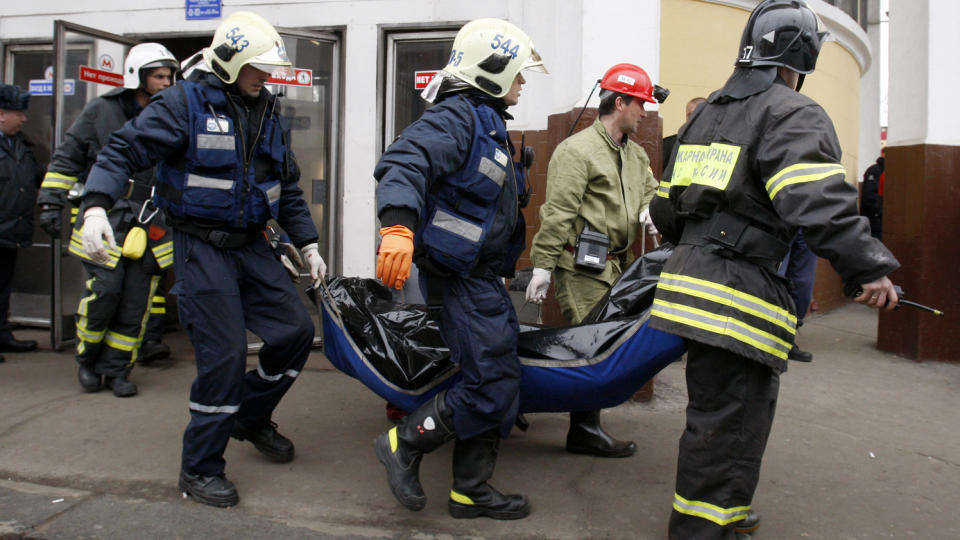 I DAG: Minst 36 personer ble drept og 33 skadd i morgentimene i Russland da selvmordsbombere detonerte eksplosiver p� to fullstabbede t-banetog i rushtiden. Foto: REUTERS/Tatyana Makeyeva/Scanpix