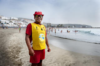 BADEVAKT:  P� Playa Las Vistas er det badevakter som passer p�. Foto: John Terje Pedersen. Foto: John T. Pedersen/Dagbladet