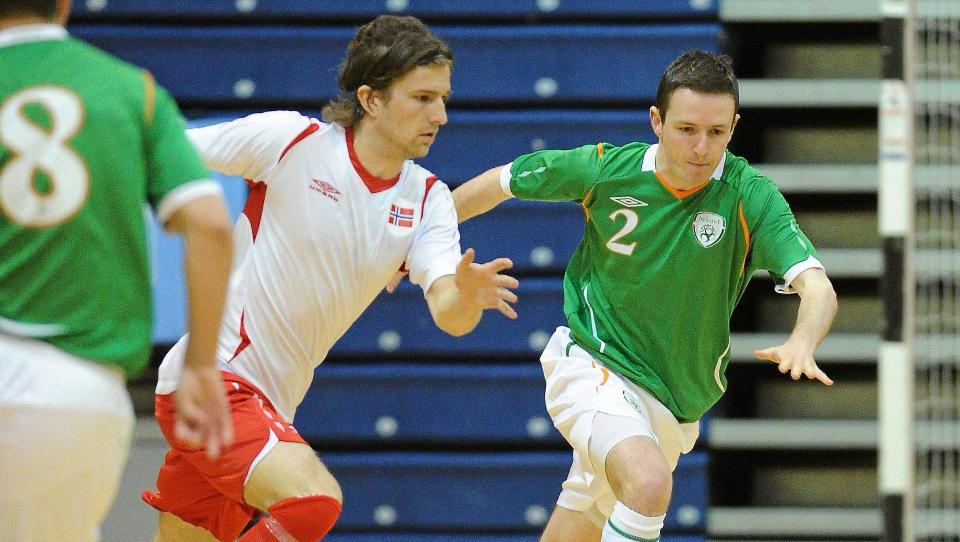 GOD START: KFUM-spiller Christoffer Dahl scoret Norges f�rste landslagsm�l i futsal-historien mot Irland i g�r kveld.Foto: Kim Robin Haugen/NFF