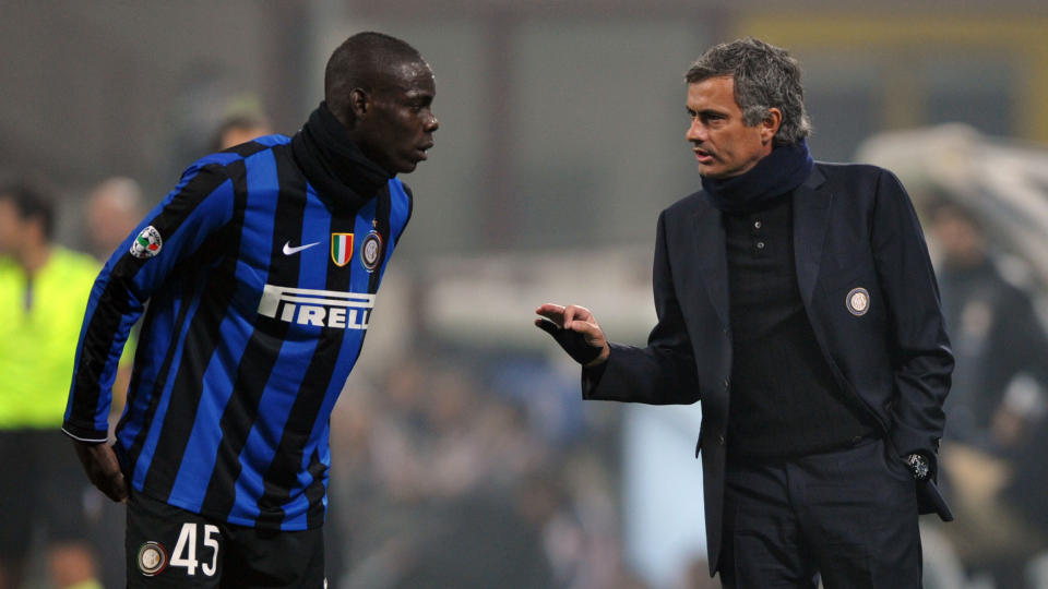 BEKLAGET: Mario Balotelli har v�rt ute i Inter-kulda i over �n m�ned etter en episode p� klubbens treningsfelt. N� har den unge og egenr�dige spissen kr�pet til korset og bedt Jos� Mourinho om unnskyldning for opptrinnet.Foto: SCANPIX / AFP PHOTO / GIUSEPPE CACACE