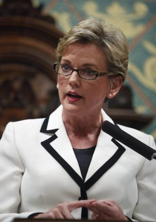 TRUET: Michigan-guvern�r Jennifer Granholm. Truslene etterforskes n� av FBI. Foto: AP/Scanpix