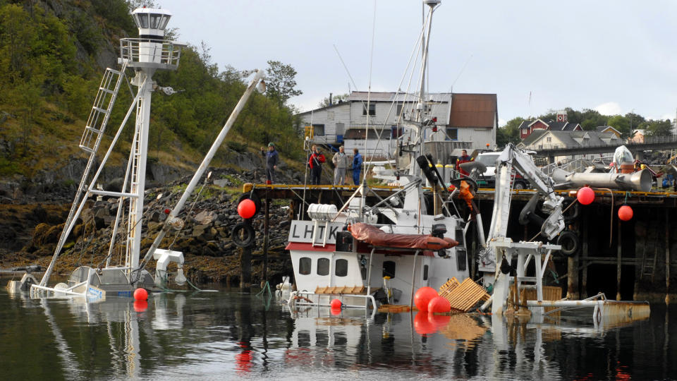  FORRIGE GANG:  Den forrige sabotasjeaksjonen mot hvalfangstskute i Lofoten og Vester�len, var da Willassen Senior ble senket i Svolv�r  31. august 2007. I natt ble alle tre bunnventilene �pnet i fangsskuta Sofia ved kai i Svolv�r. Skuta ble berget takket v�re rask reaksjon fra eieren og full utrykning med dykkere og lensepumper. ARKIVFOTO: ROY CHARLSEN, SCANPIX.