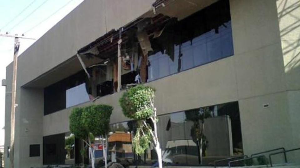  7,2 P� RICHTER:  Skader p� bygning i byen Mexicali. FOTO: LA CRONICEADE MEXICALI/EPA/SCANPIX.