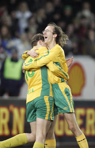 DE ORIGINALE: Brann med sammenlignet med blant annet disse gutta - Arne Skj�rholt og Bj�rn Tore Hansen (t.v) fra TV-serien �Tufte IL� - etter ydmykelsen mot Molde i 2008. 
Foto: Gorm Kallestad / SCANPIX