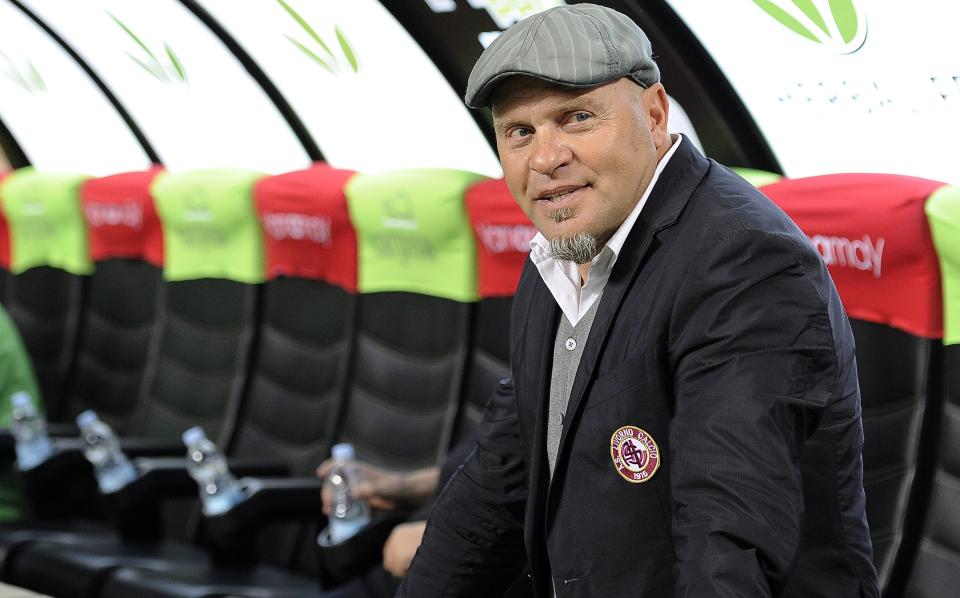TRENERSPARKING NUMMER 15: Serse Cosmi ble mandag den 15. treneren som fikk sparken i Serie A denne sesognen da han ble fjernet fra jobben i Livorno.Foto: SCANPIX/EPA/DANIEL DAL ZENNARO