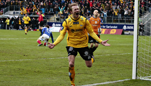 SCORET TO: Ole Martin �rst ble tom�lsscorer. Her jubler han for 5-3 p� overtid. 
Foto: Tor Erik Schr�der, Scanpix