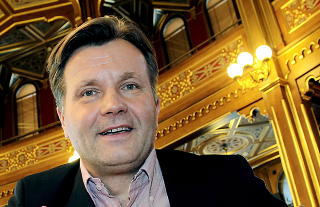 KREVER OFFENTLIGGJ�RING: Ib Thomsen (FrP) i Familie- og kulturkomiteen, vil at alle sms-stemmer offentliggj�res for � hindre juks. Foto: Jacques Hvistendahl.