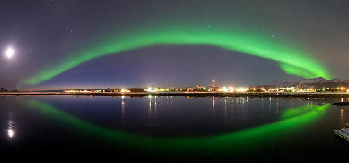 LYSBUE: Dette bildet ble tatt 19. mars i B� i Vester�len av �ystein Lunde Ingvaldsen. Sola har n� v�knet etter en lang dvale, og �rets nordlyssesong er bedre enn p� mange �r. Foto: �ystein Lunde Ingvaldsen/oysteinfoto.no