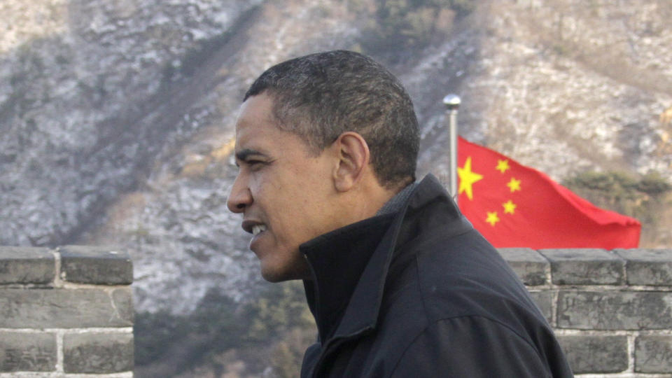 P� GEJNSYN:  USAs president Barack Obama da han gjestet Kina og den kinesiske mur i november i fjor. Siden den gang har det v�rt flere skj�r i sj�en for forholdet mellom USA og Kina. I neste uke kommer Kinas president til Washington. Foto: REUTERS/Jason Lee/SCANPIX