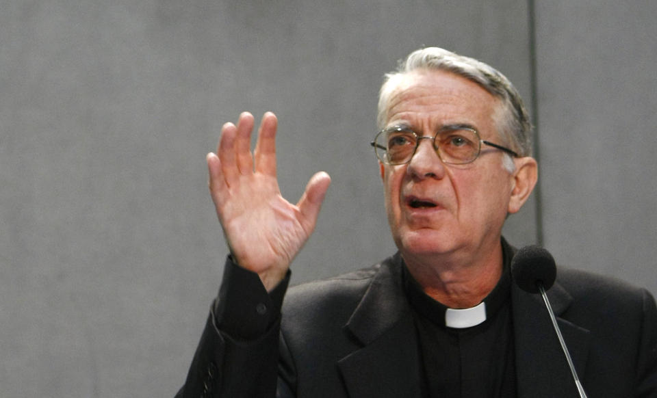 M� SAMARBEIDEVatikanets talsperson Federico Lombardi sier den katolske kirke m� samarbeide med politiet og p�talemyndigheten om misbrukssaker. Foto: REUTERS / Alessandro Bianchi / SCANPIX