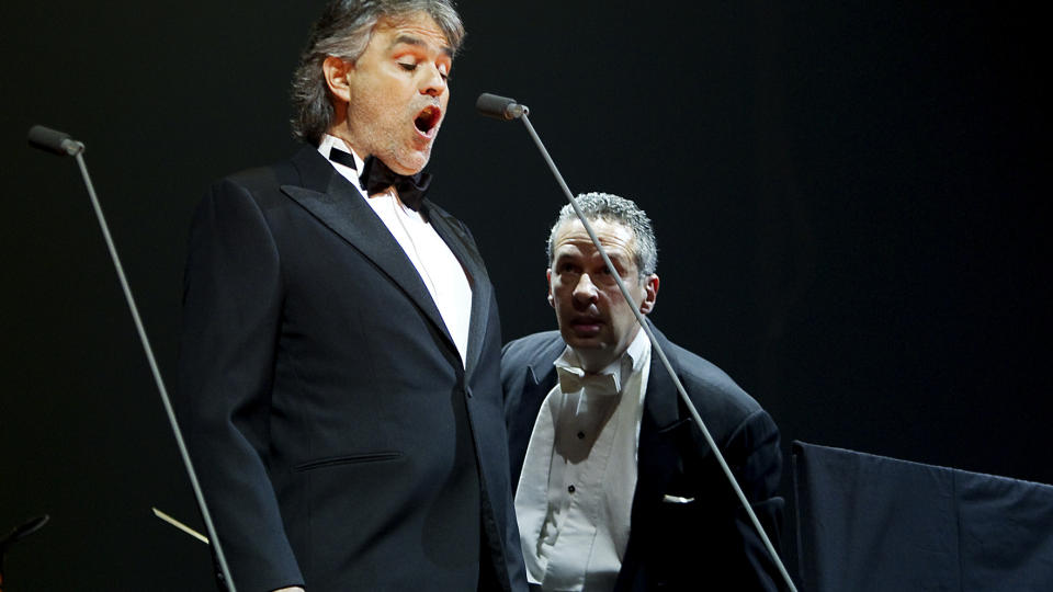 FYLTE HALLEN: 15.000 p� tribunen i Telenor Arena i g�r kveld for � h�re Andrea Bocelli.
Foto: Jon Terje Hellgren Hansen
