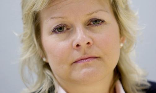 KRYSTALLKLARE: Statssekretær i Næringsdepartementet, Rikke Lind, sier at avgjørelsen i Ewos kommer etter sterkt press fra departementet. Foto: SCANPIX. KRYSTALLKLARE: Statssekretær i Næringsdepartementet, Rikke Lind, sier at avgjørelsen i Ewos kommer etter sterkt press fra departementet. Foto: SCANPIX.