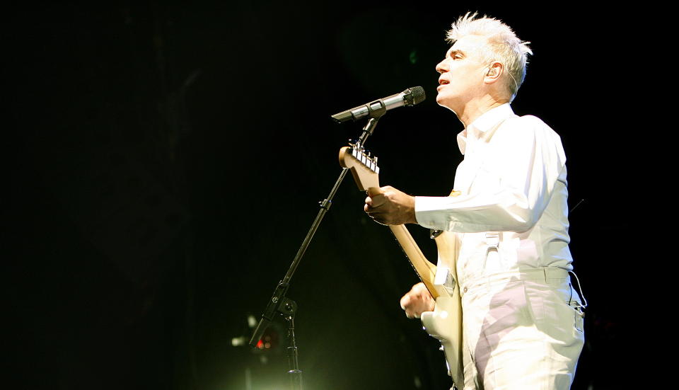 STORMANNSGAL NOK? David Byrne, her i aksjon p� Sentrum Scene i Oslo i 2009. Foto: Kristian Ridder-Nilsen