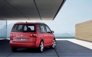 VALGFRITT: Touran vil f� �tte motoralternativer, mange av dem med dobbeltklutjskasse (DSG).