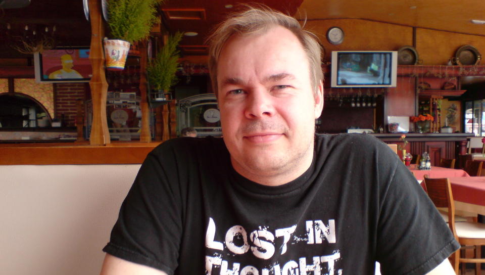 UN�DVENDIG: Om man bruker en IQ-test beregnet p� en gruppe p� en helt annen kulturell og etnisk gruppe, blir resultatet feil. &mdash;Det � blande grupper og raser inn i debatten har ingenting for seg, sier leder av Mensa Norge, Lars Endre Kj�lstad. Foto: Privat