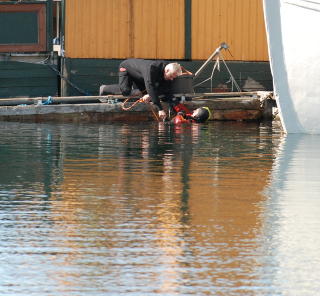 SKAL HA DUMPET PERSON I HAVET: En mann skal ha innr�mmet � ha drept en person overfor helsepersonell. Foto: Lasse Ljung / Nyhetsfoto