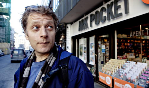 KRITISK: Forfatter Anders T. Andersen er kritisk til hvordan bokhandlere behandler debutanter. 
Foto: Lars Eivind Bones