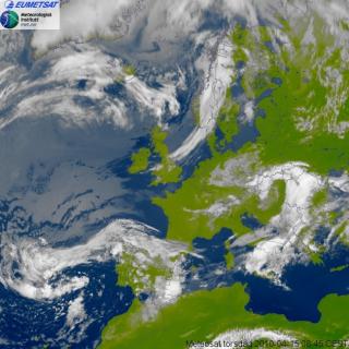 Satelittbilde over Europa 08:45 Satelittbilde over Europa 08:45