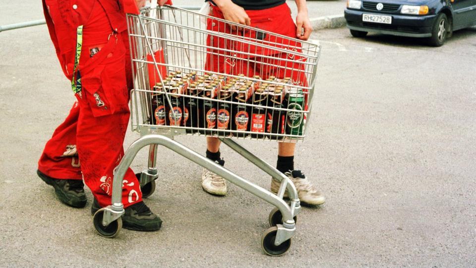RUSSEFEIRING: Det er umulig � oppfylle Utdanningsdirektoratet krav til karaktersetting n�r elevene fester som de gj�r, mener Knut Michelsen.
Foto: Scanpix