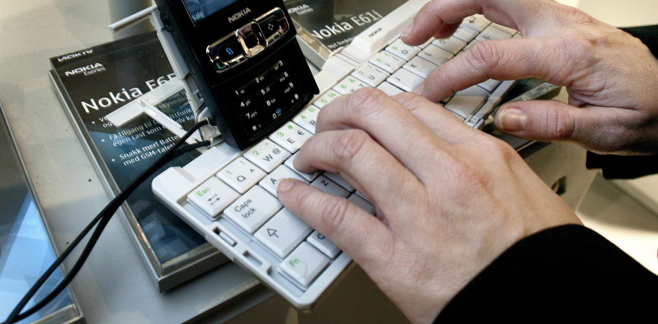 HACKERFRYKT: Forsvardepartementet frykter at Datalagringsdirektivet vil gj�re Norge mer s�rbart overfor trusselakt�rer. Illustrasjonsfoto: Henning Lilleg�rd/Dagbladet.