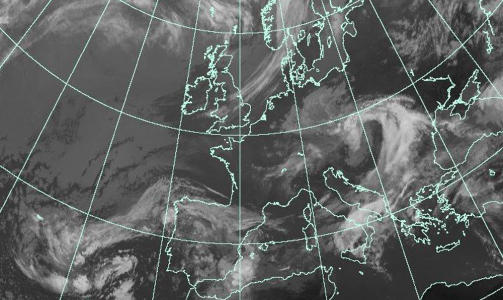 RAMMER EUROPA: En sky av vulkansk aske har spredd seg over Europa etter vulkanutbruddet p� Island denne uka. Foto: REUTERS/SCANPIX
