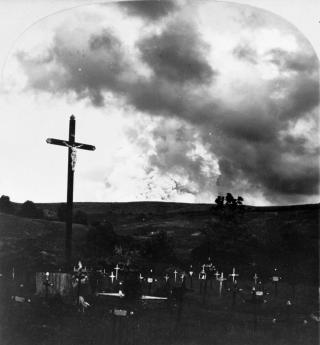 LA EN BY FLAT: Vulkanen Mt. Pel�e p� Martinique er fortsatt aktiv. Dette er fra utbruddet i 1902. Foto: WIKIMEDIA