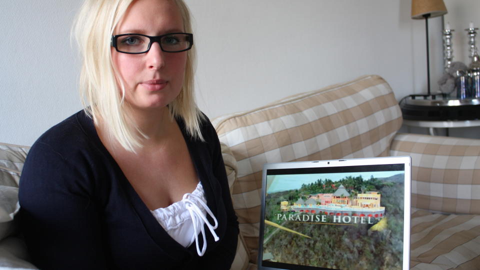 TWITRET: Desiree Karlsen (23) trodde dr�mmejobben var i boks. Det var helt til hun Tvitret at hun s� p� Paradise hotel. foto: PRIVAT