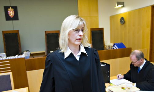 RIKSADVOKATEN AVGJ�R: - Det stemmer at saken for de to er oversendt til Riksadvokaten for vurdering av tiltalesp�rsm�let, sier f�rstestatsadvokat i �kokrim Elisabeth Roscher til Dagbladet. Foto: TORBJ�RN BERG/ DAGBLADET