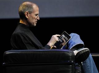 UPASSENDE: Apple-sjef Steve Jobs forbeholder seg retten til � nekte applikasjoner med innhold selskapet hans ikke liker. Foto. SCANPIX