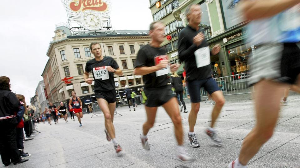 L�PEB�LGE: Norske menn veier i snitt 9 kg mer enn for 40 �r siden. N� skal vi l�pe av oss kiloene - med eller uten sko. Illustrasjonsfoto: Scanpix