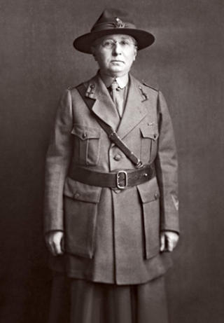 ENSOM KVINNE: Clelia Duel Mosher opponerte mot Viktoriatidens kvinnesyn. Her er legen i R�de Kors-uniform under Den f�rste verdenskrig. Foto: WIKIMEDIA